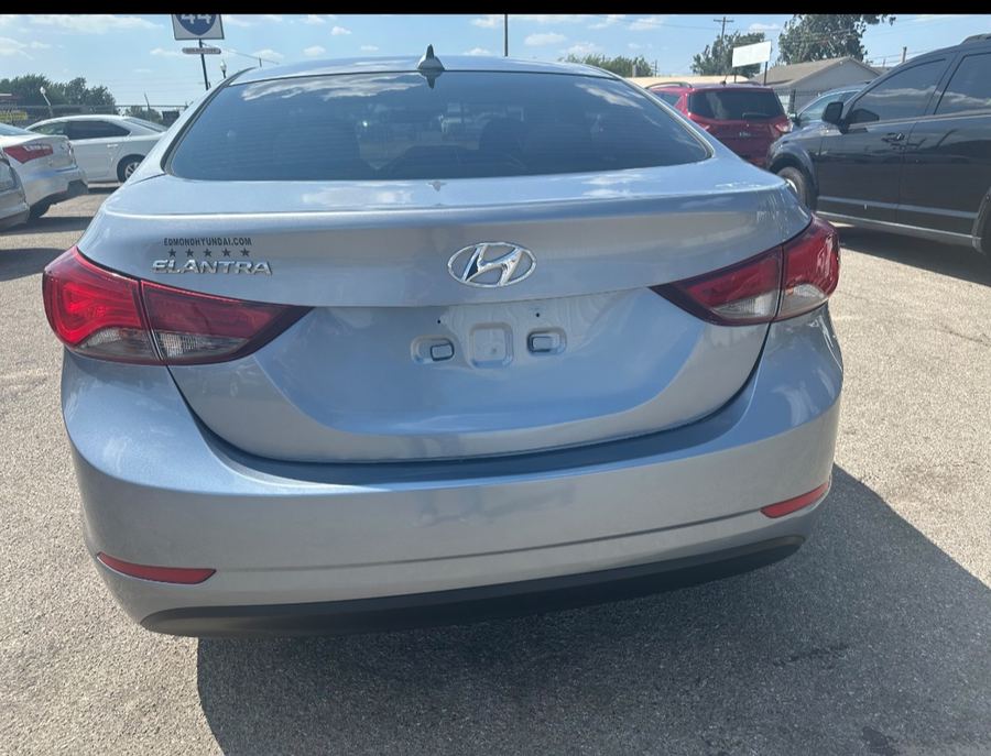 2016 Hyundai Elantra SE photo 2