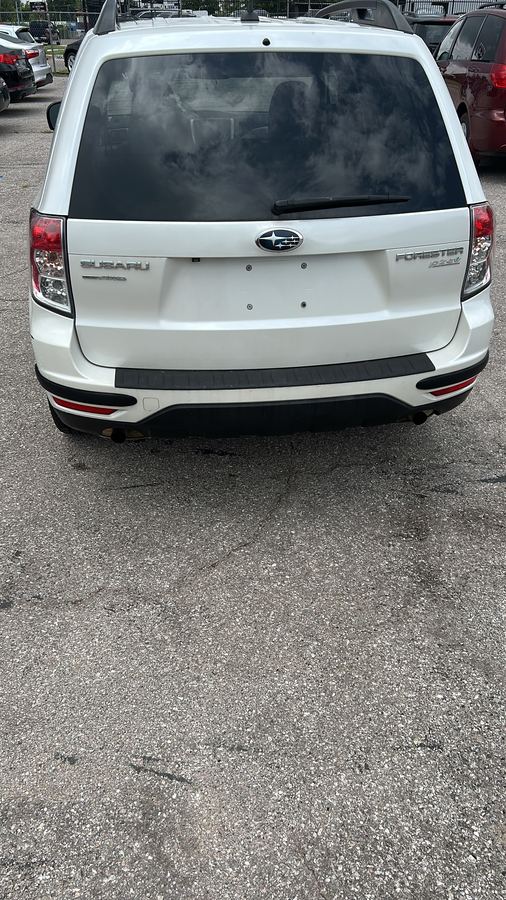 2013 Subaru Forester Premium photo 3