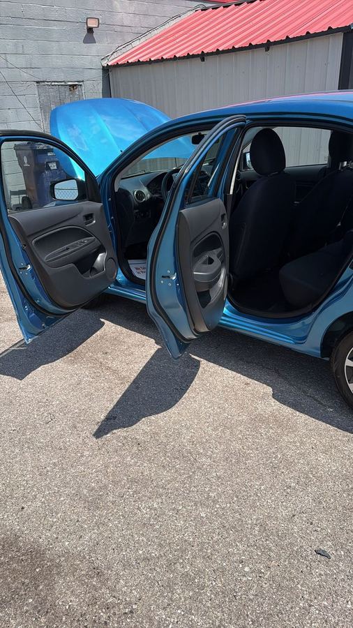 2017 Mitsubishi Mirage G4 photo 3